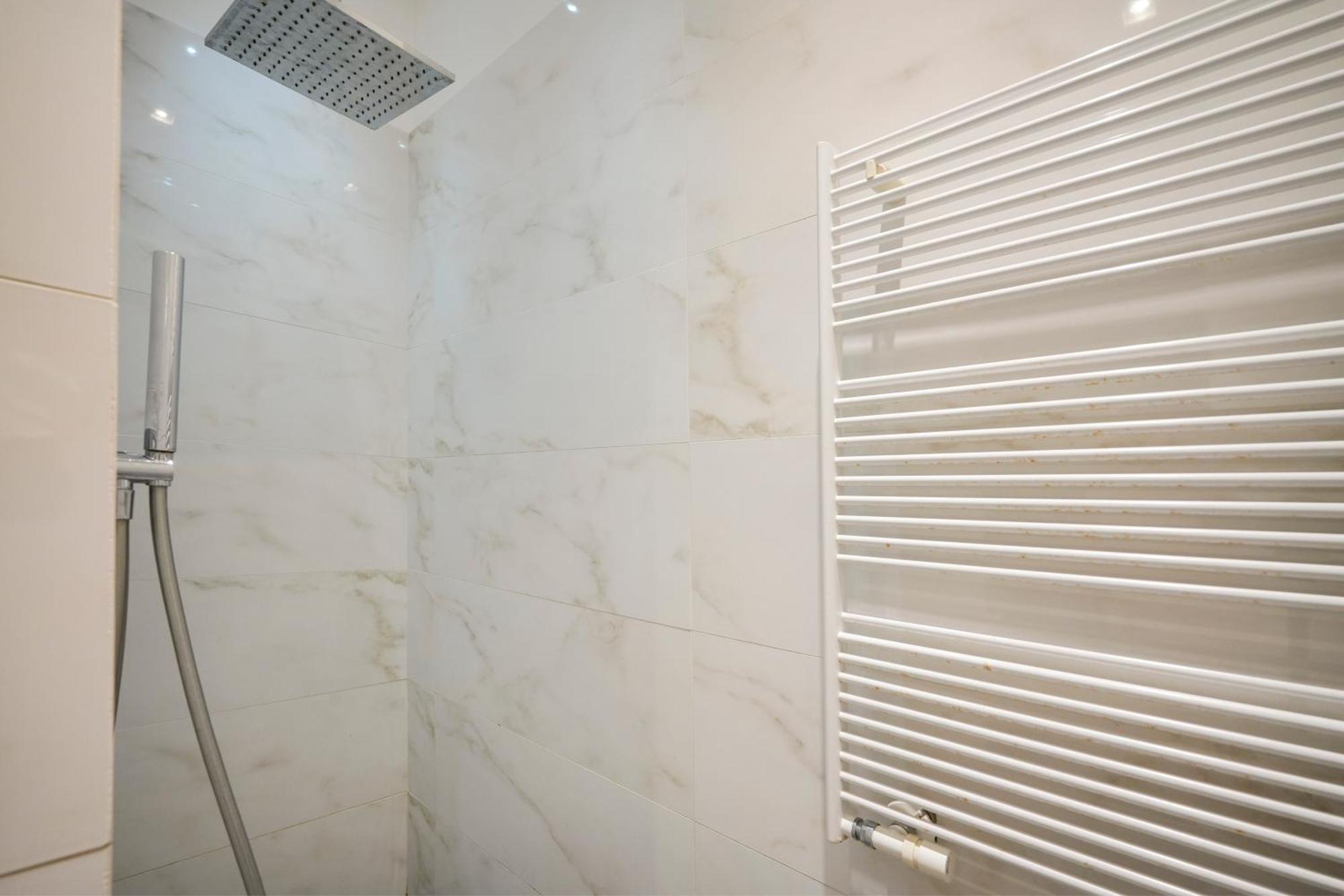 Gli Aquiloni Apartment - Steps From The Station Bari Esterno foto