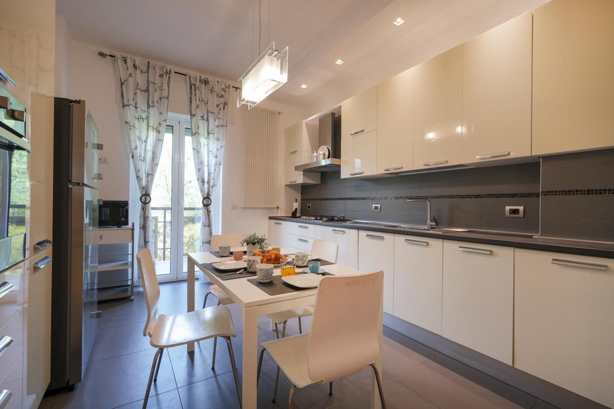 Gli Aquiloni Apartment - Steps From The Station Bari Esterno foto